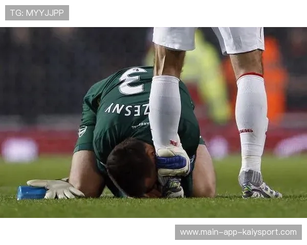 足球队长赛后哭成泪人！因一点太委屈