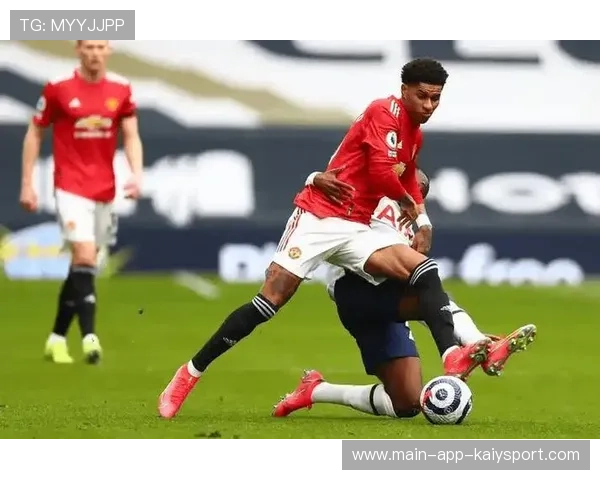 曼联再度调整战术,目标直指热刺焦点战 曼联再度调整战术,目标直指热刺焦点战