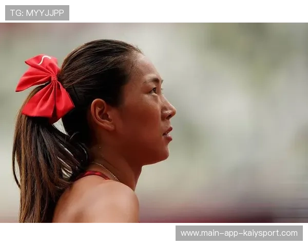 女子三级跳决赛中尝试新助跑节奏，一跳超越个人最佳半米，女子助跑三级跳标准